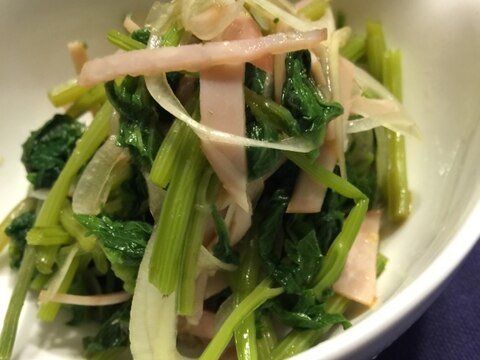 せりと新玉ねぎの麺つゆ和え物